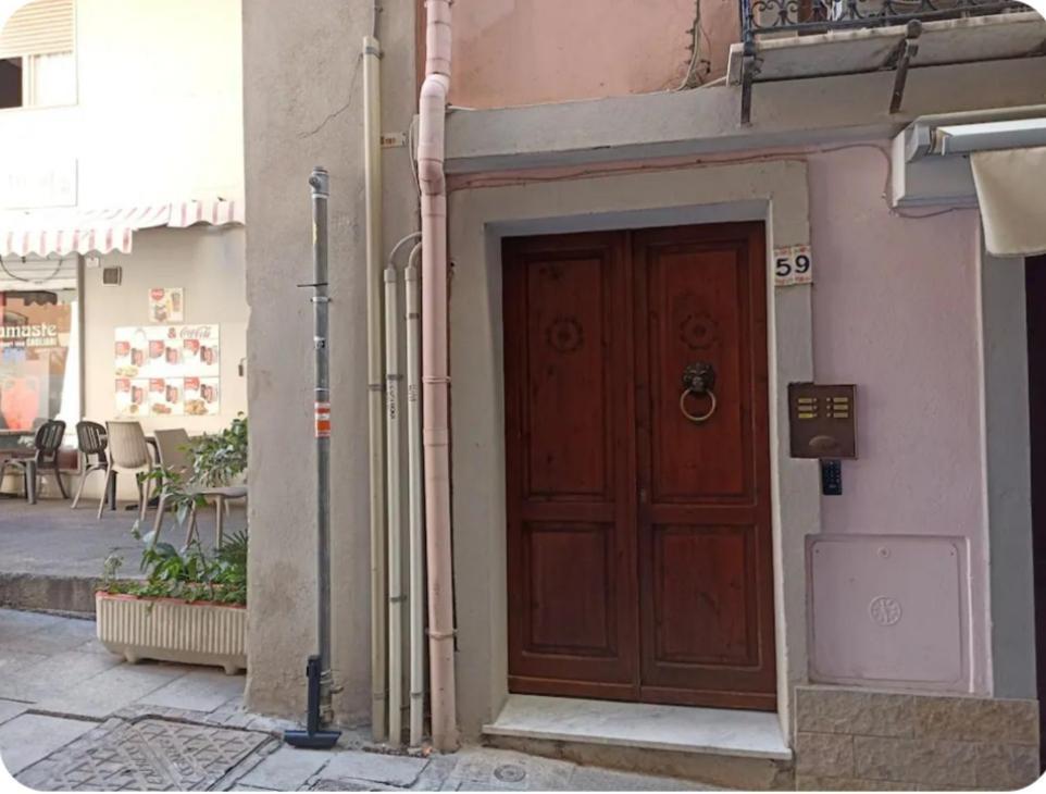 Castello Camera Privata, Nell'Appartamento Condiviso Каляри Екстериор снимка