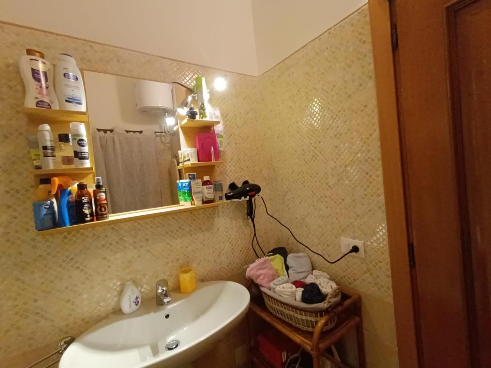 Castello Camera Privata, Nell'Appartamento Condiviso Каляри Екстериор снимка